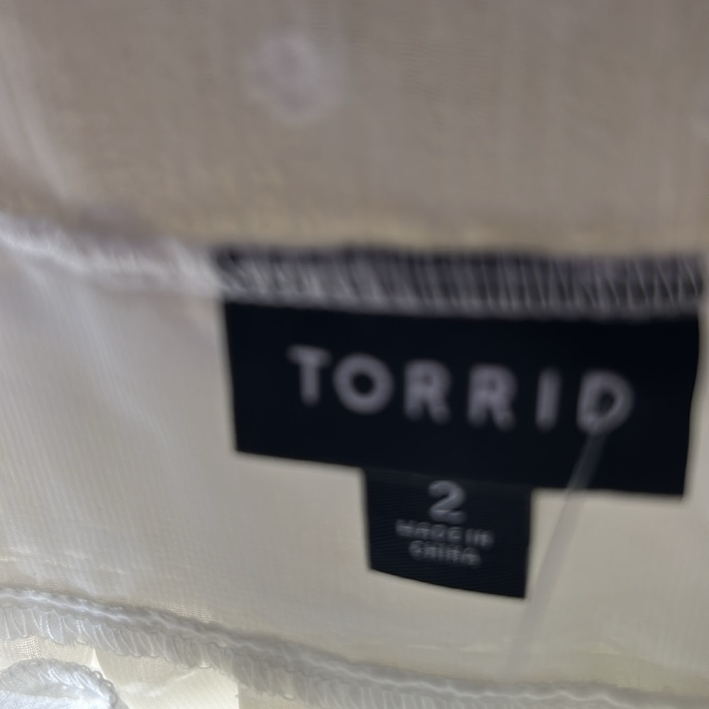 Torrid Chiffon Clip Dot Button-Front Blouse Size 2X NWT - Picture 10 of 11